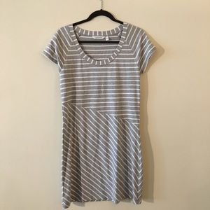 NWOT Athleta Gray White Striped Stretchy Dress